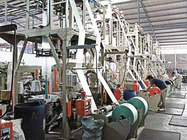 Lini produksi blown film Mekar Plastik